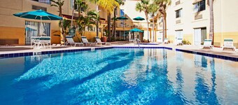 La Quinta Inn & Suites by Wyndham St. Pete-Clearwater Airpt