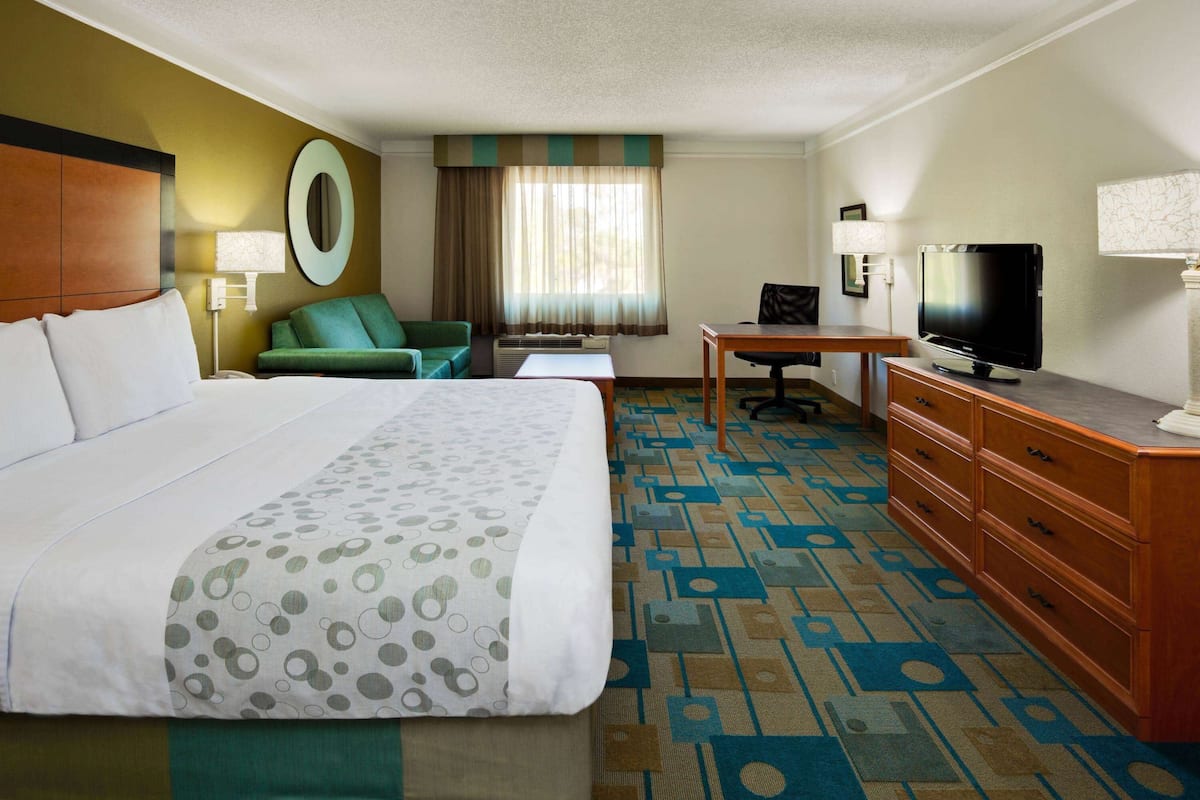 Deluxe Room, 1 King Bed, Non Smoking