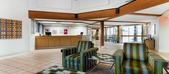 La Quinta Inn & Suites by Wyndham St. Pete-Clearwater Airpt