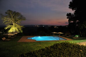 Outdoor pool, pool umbrellas, sun loungers