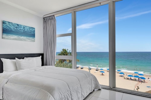 Ocean Manor Beach Hotel