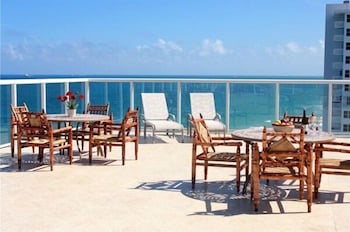 Patio, balcany or terrace at Ocean Manor Beach Hotel