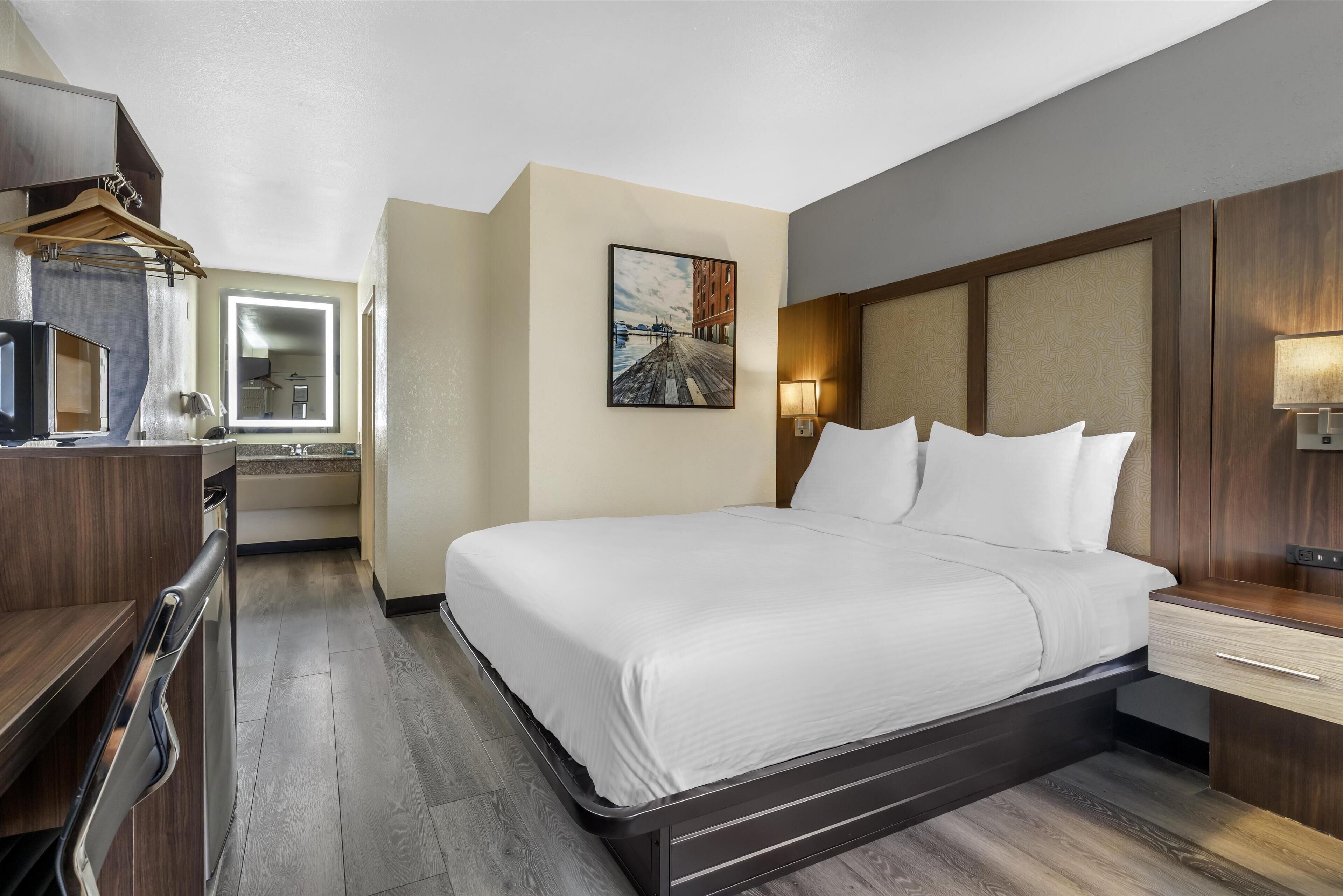 Caja de seguridad en la habitación y escritorio 