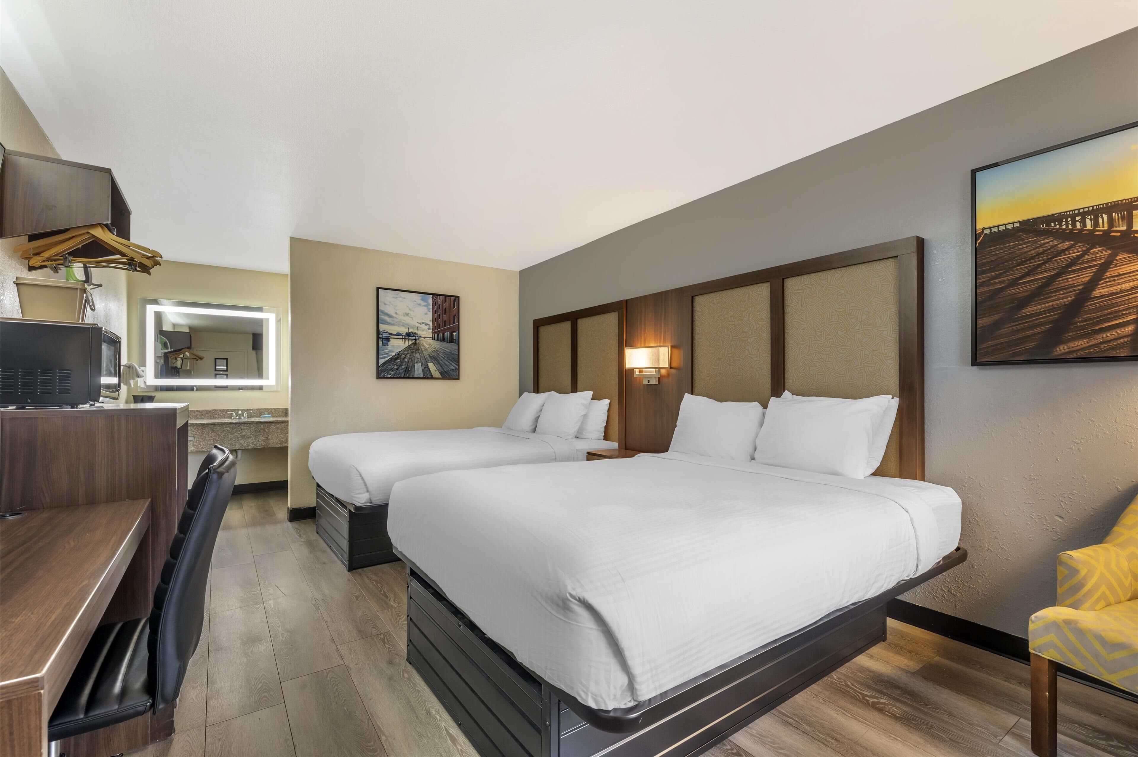 Chambre Standard, 2 grands lits, non-fumeur, réfrigérateur et four à micro-ondes (Pet Friendly)