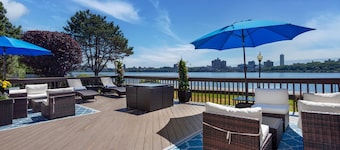 Comfort Inn Edgewater on Hudson River