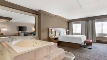 Executive Suite, 1 King Bed with Sofa bed, Non Smoking | In-room safe, desk, blackout drapes, soundproofing
