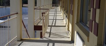 Economy Inn