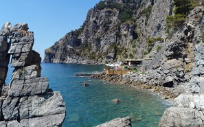 Private beach, sun-loungers, beach umbrellas, beach towels