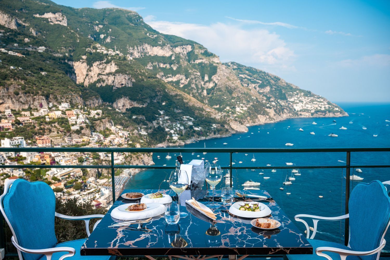 3 restauranter, lunsj og middag serveres, middelhavsretter