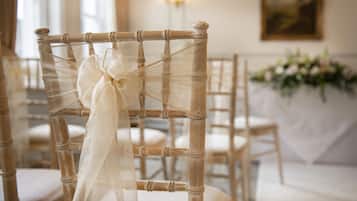 屋内結婚式場