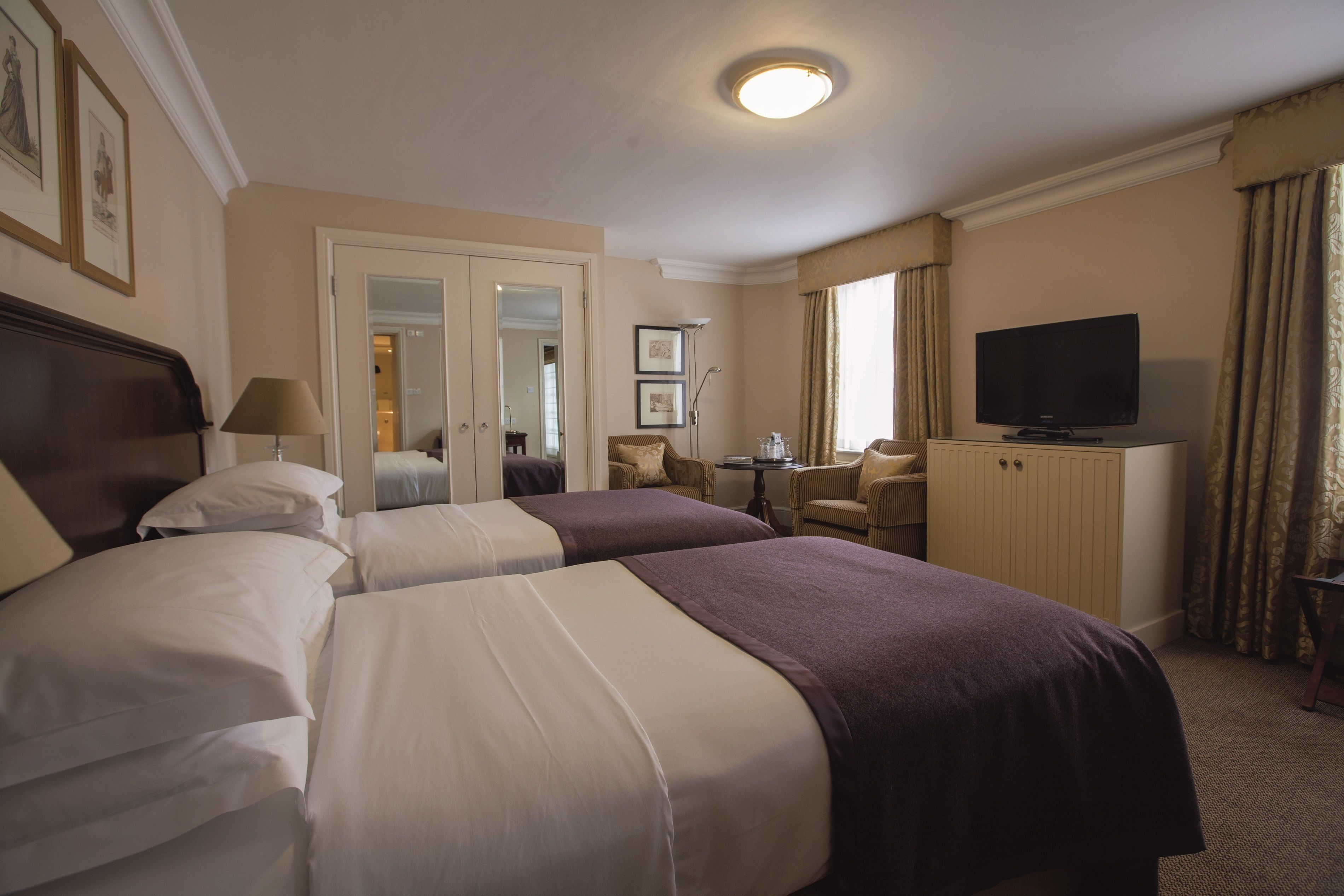 executive twin room | in-room safe, desk, iron/ironing board, free wifi