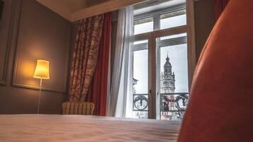 Chambre Prestige vue Grand Place | Literie de qualité supérieure, coffres-forts dans les chambres