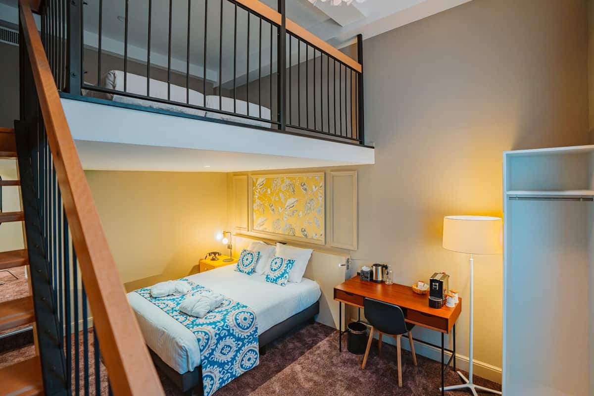 Chambre Quadruple Familiale | 高級寢具、客房內保險箱、書桌、遮光布/窗簾