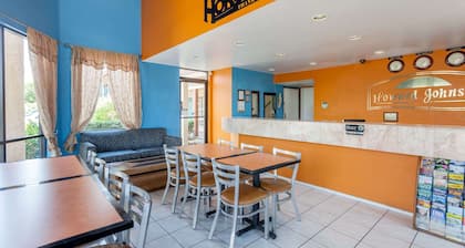 Howard Johnson by Wyndham Norco