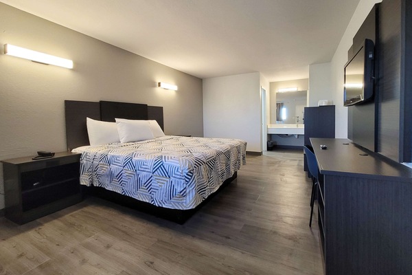 Desk, WiFi (free), bed sheets