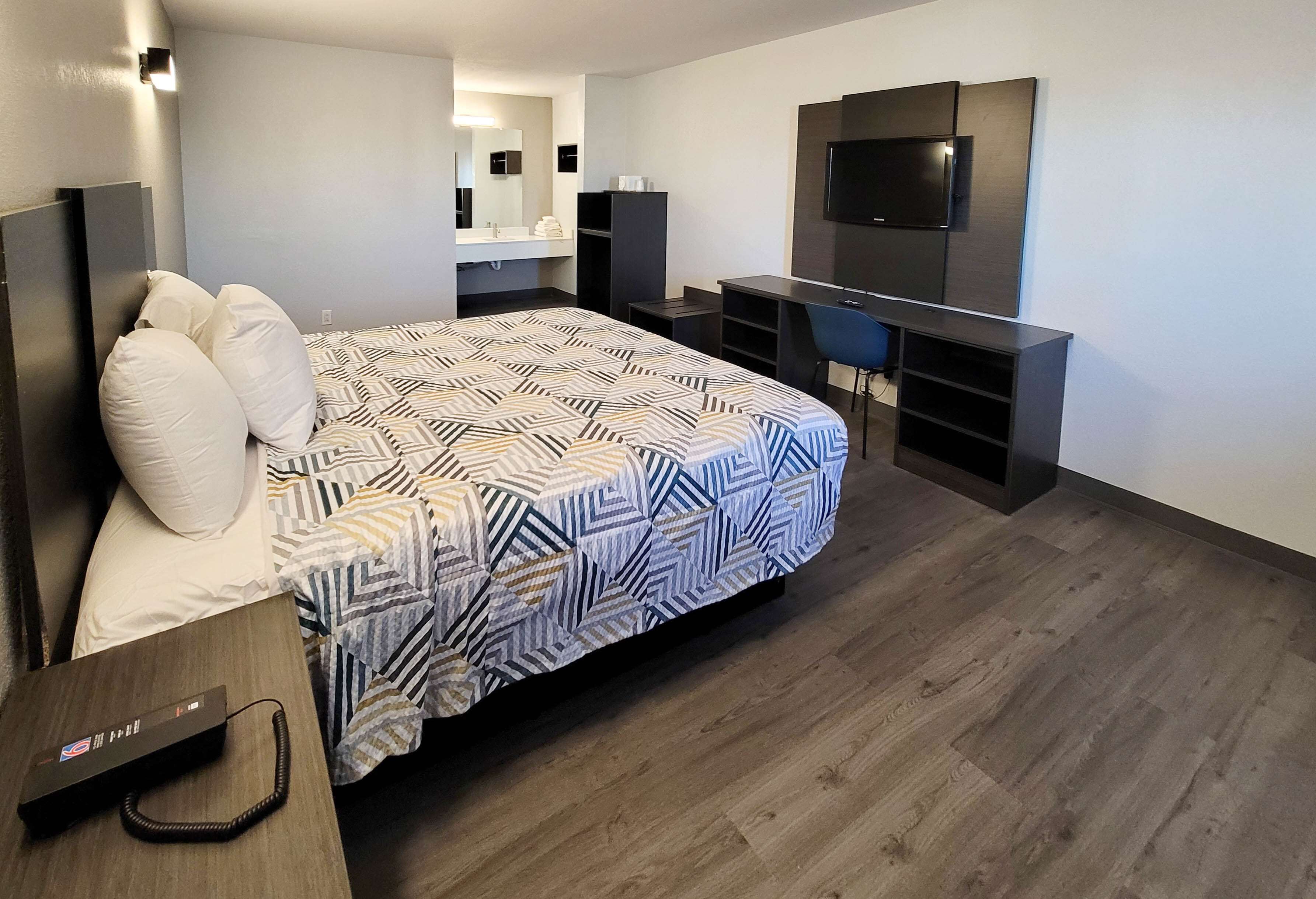 Bureau, Wi-Fi gratuit, draps fournis