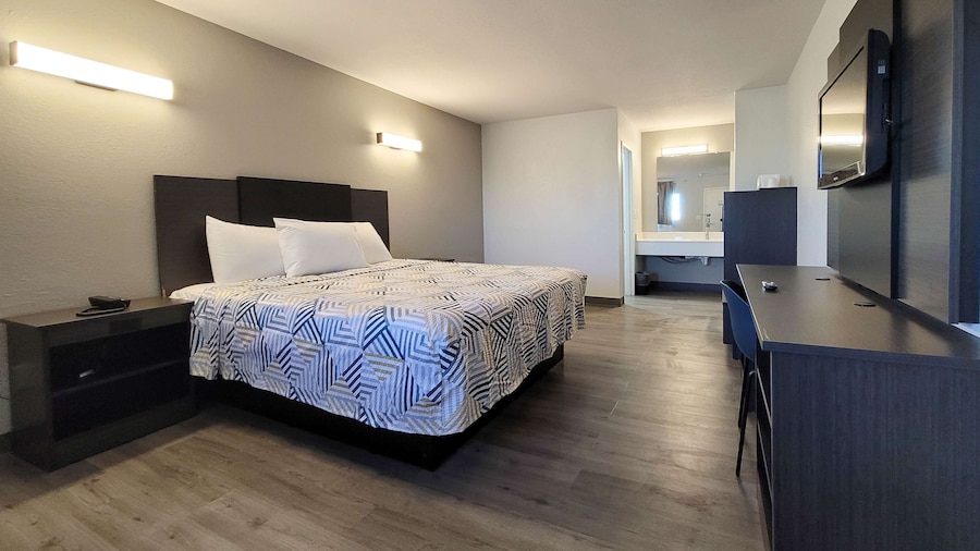 Motel 6 Wichita, KS – South I-35