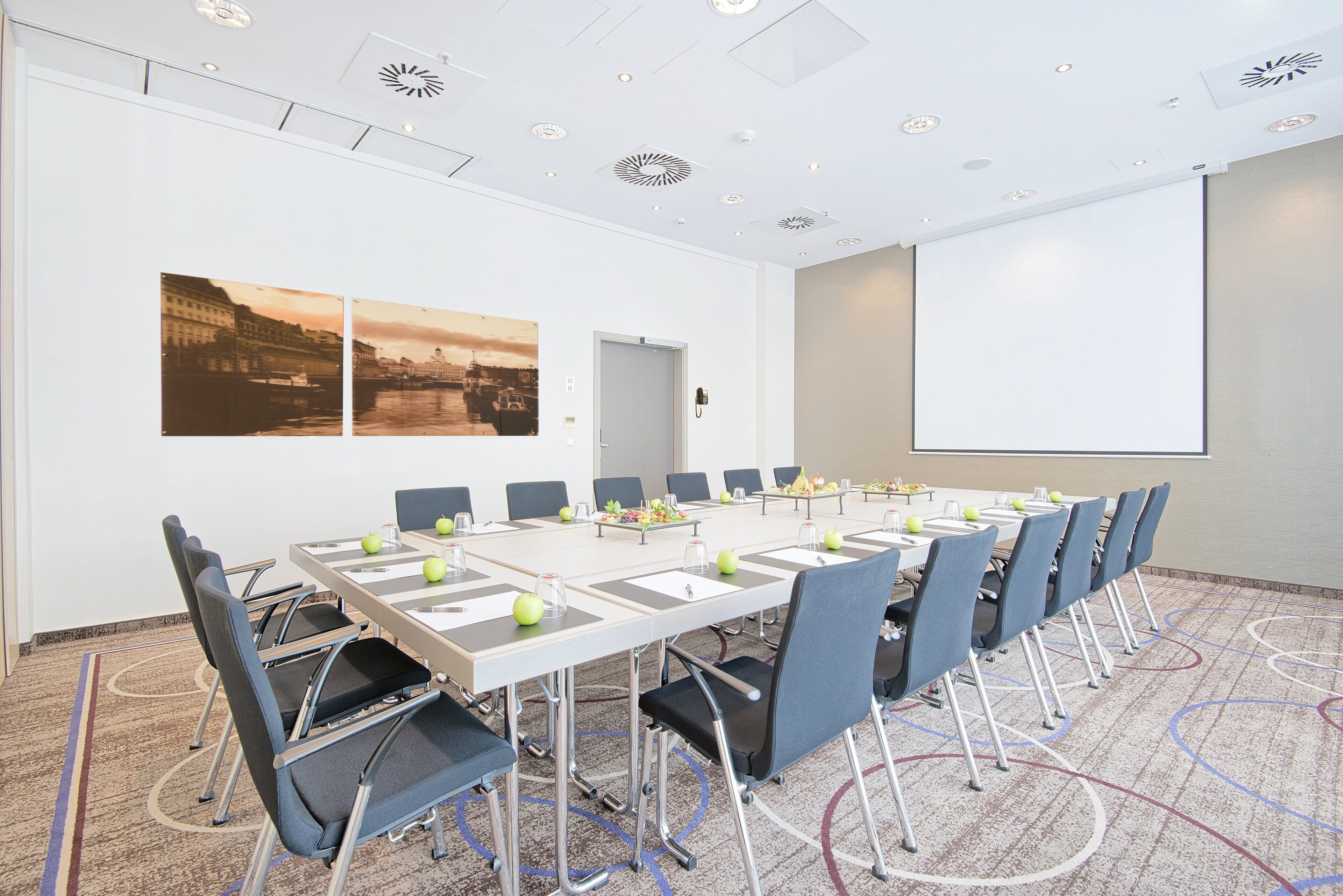 Photo - Crowne Plaza Berlin City Centre by IHG
