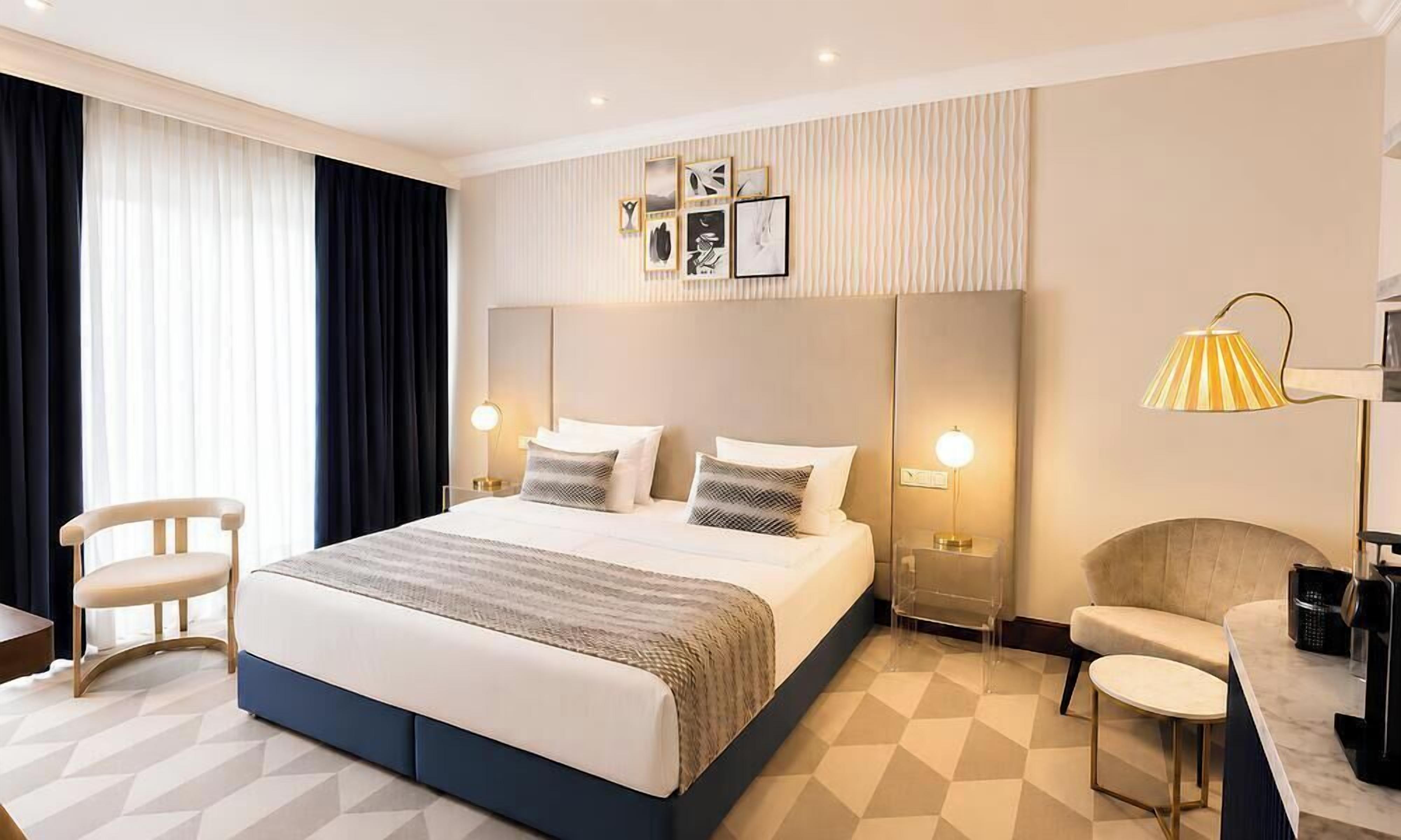 Presidential Room, 1 King Bed | 1 bedroom, premium bedding, down comforters, minibar (free items)