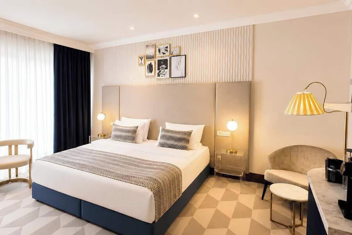 Presidential Room, 1 King Bed | 1 bedroom, premium bedding, down comforters, minibar (free items)