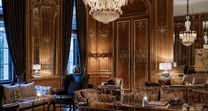 Schlosshotel Berlin by Patrick Hellmann