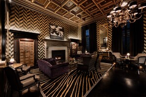 Cocktail bar