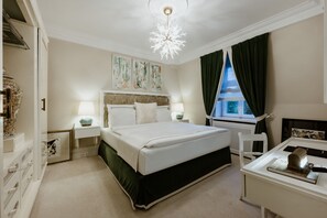 Quarto premium (designed by PATRICK HELLMANN) | 1 quarto, roupas de cama premium, edredons de pluma