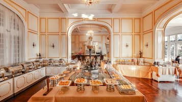 Tägliches Frühstücksbuffet (500000 VND pro Person)