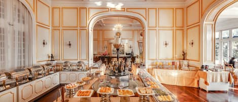 Dagelijks ontbijtbuffet (VND 500000 per persoon)