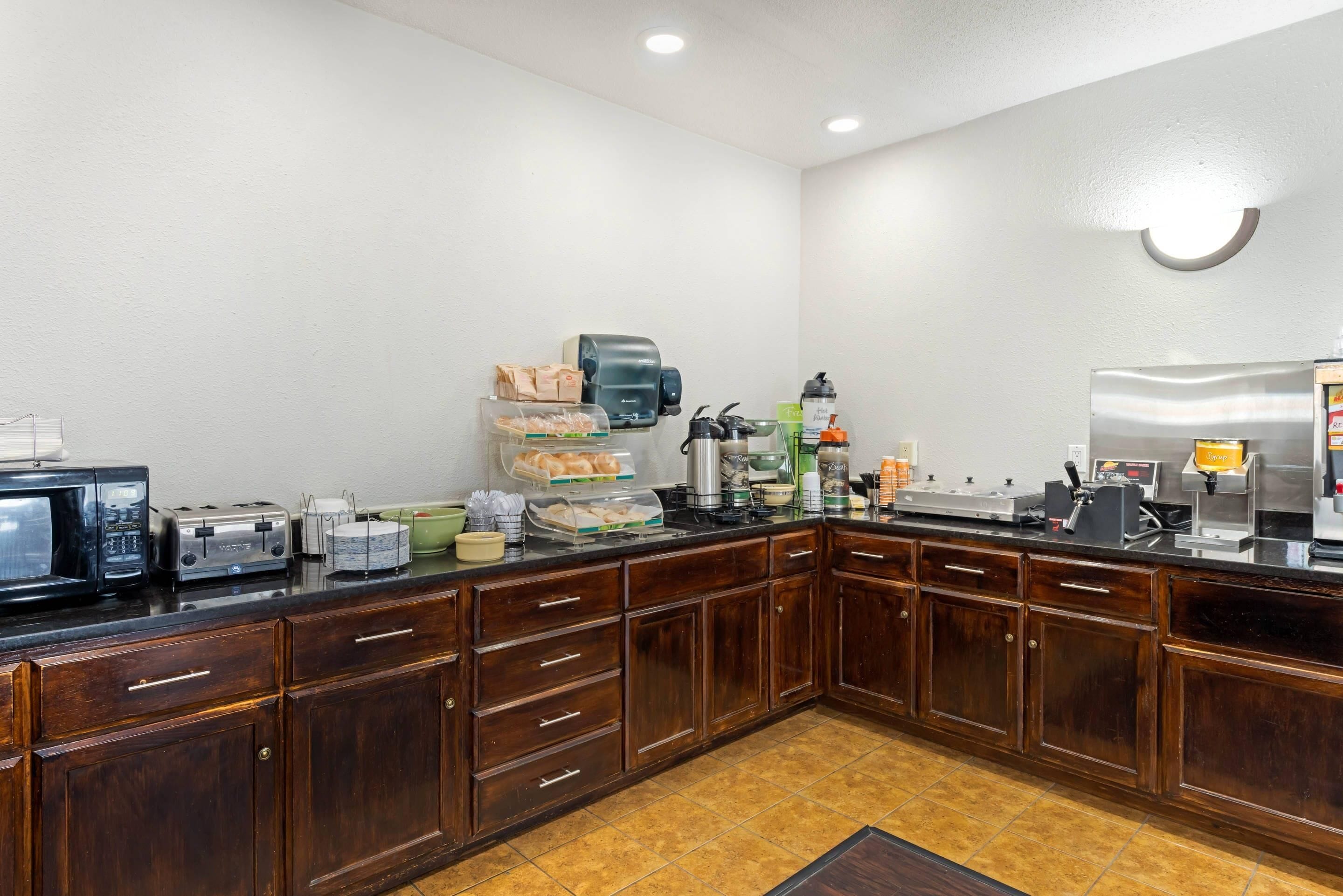 Ilmainen päivittäinen mannermainen aamiainen 