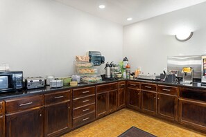 Desayuno continental gratuito y diario