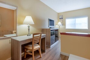 Suite, 1 cama de matrimonio, no fumadores | Minibar, caja fuerte, escritorio y wifi gratis