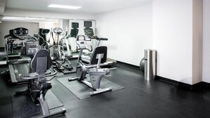 Fitness facility - Carradoc Hall Hotel & Conference Center - Leesburg by The Red Collection  (Leesburg)