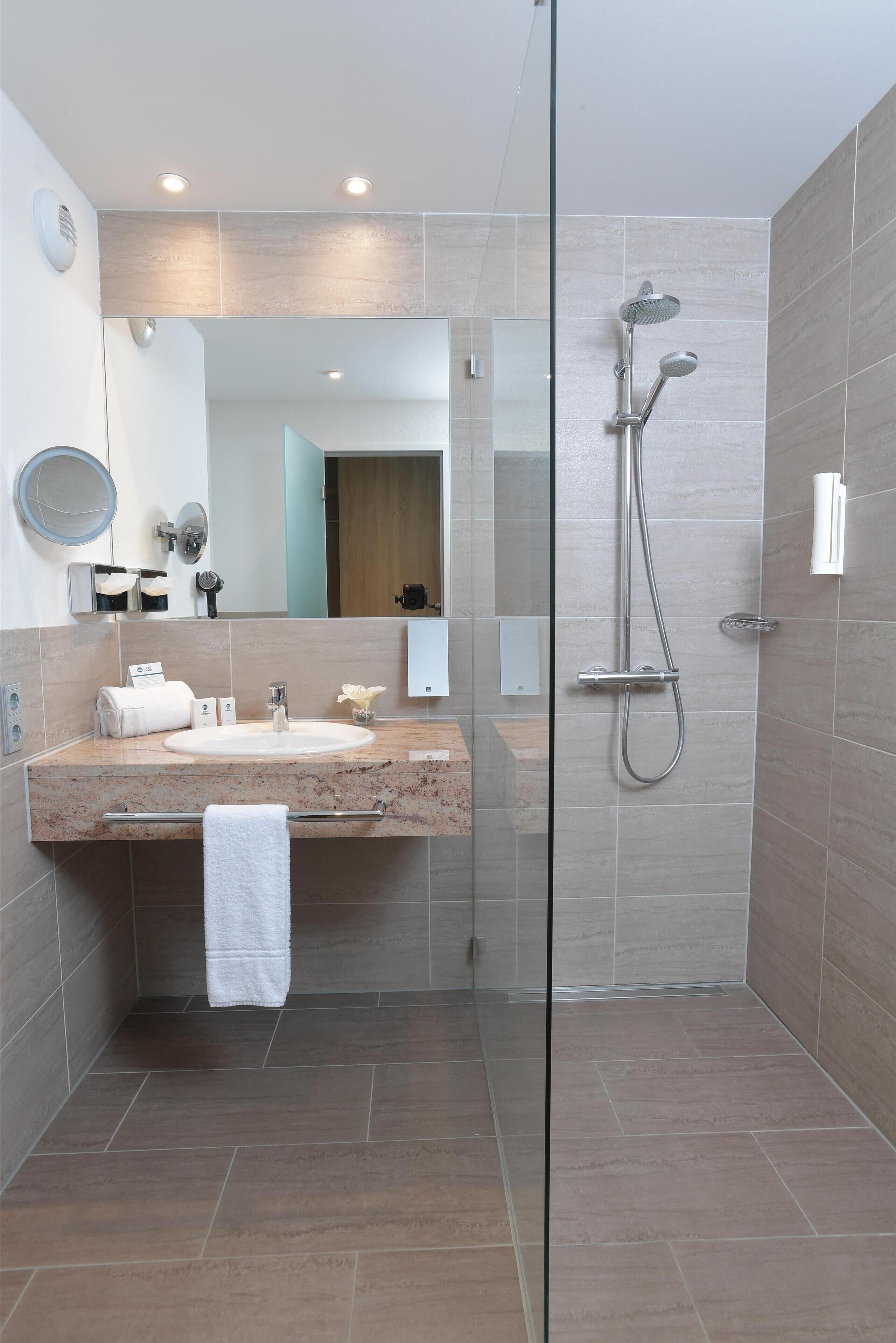 superior room, 1 queen bed | 1 bedroom, minibar, in-room safe, blackout curtains