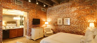 Dauphine Orleans Hotel