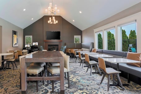 Lobby. Residence Inn by Marriott Boston North Shore/Danvers