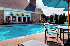 Piscine extérieure (ouverte en saison)