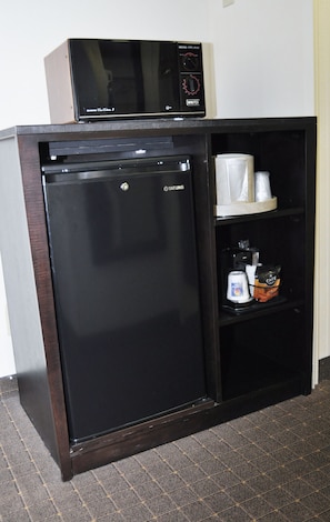 Mini fridge