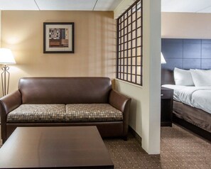 Suite, 1 King Bed with Sofa bed, Non Smoking | Down comforters, desk, blackout drapes, iron/ironing board