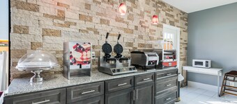 Econo Lodge Columbus near Airport