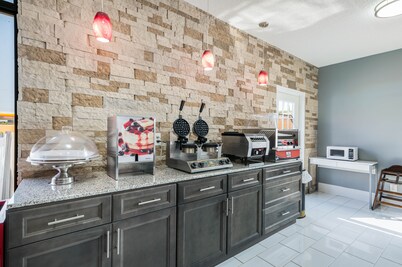 Econo Lodge Columbus near Airport