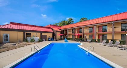 Econo Lodge Columbus near Airport