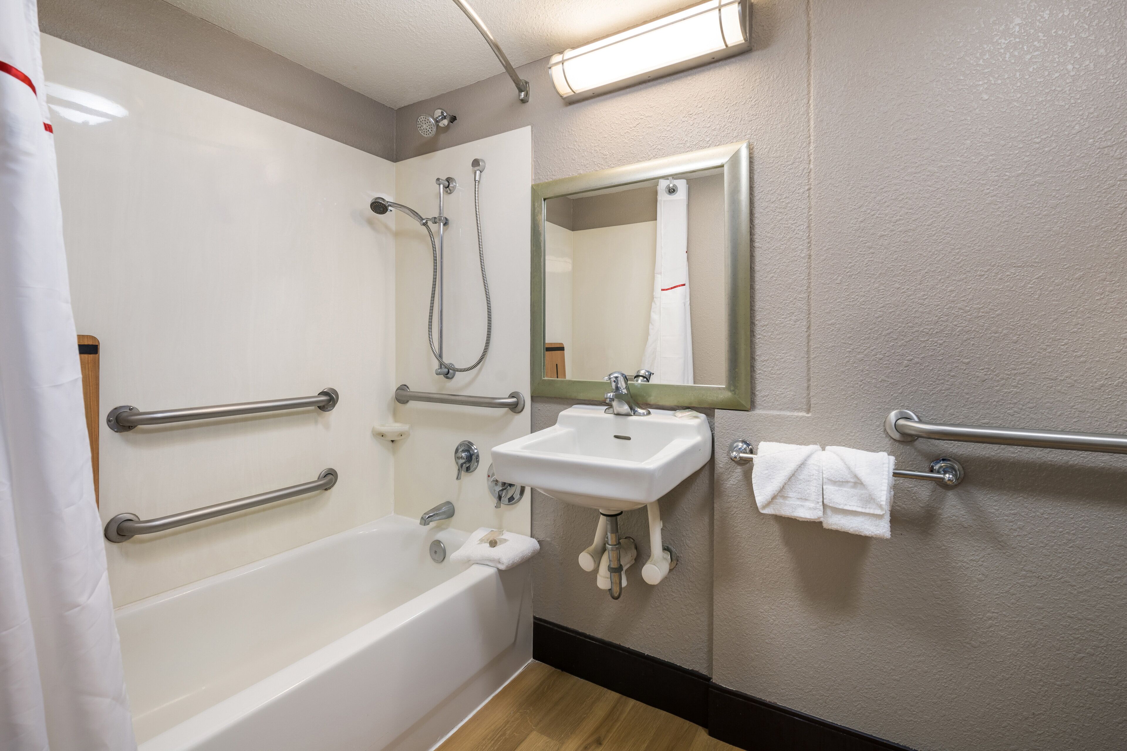 Photo - Red Roof Inn Rockford East - Casino District