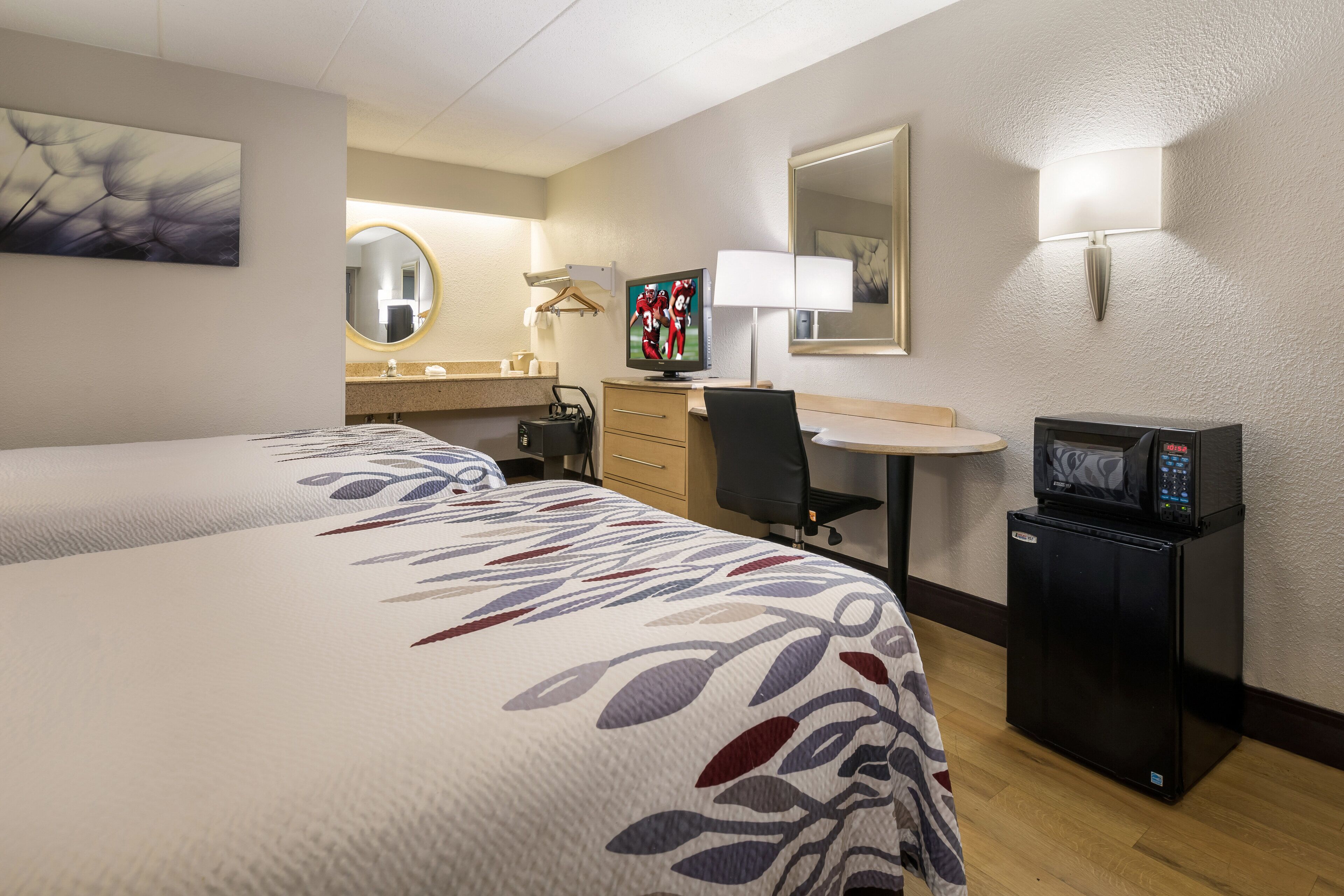 Photo - Red Roof Inn Rockford East - Casino District