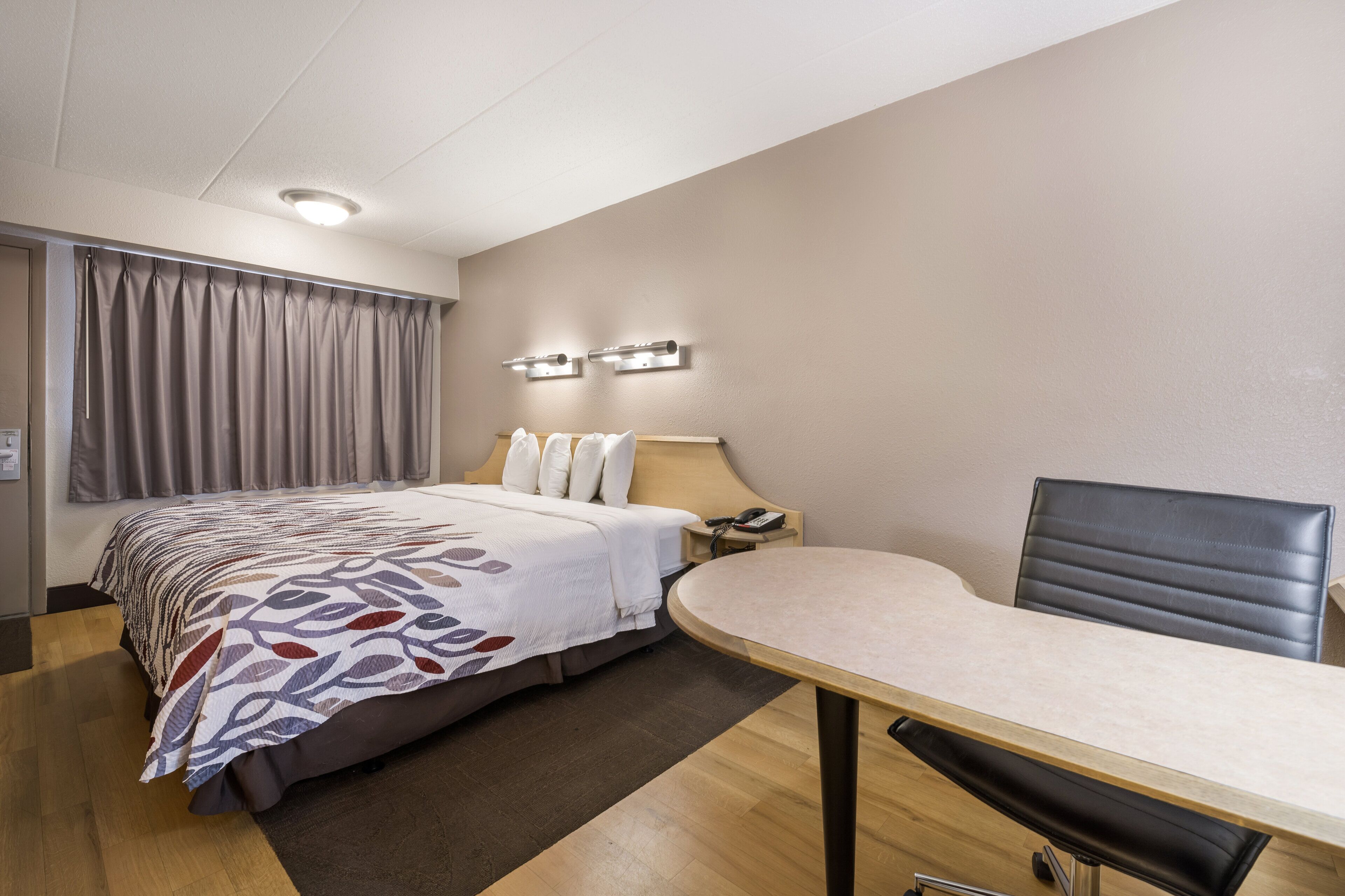 Photo - Red Roof Inn Rockford East - Casino District