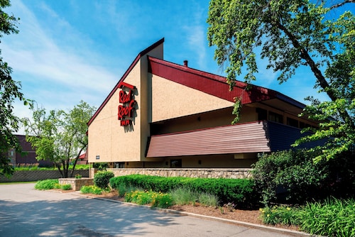Red Roof Inn Rockford East – Casino District