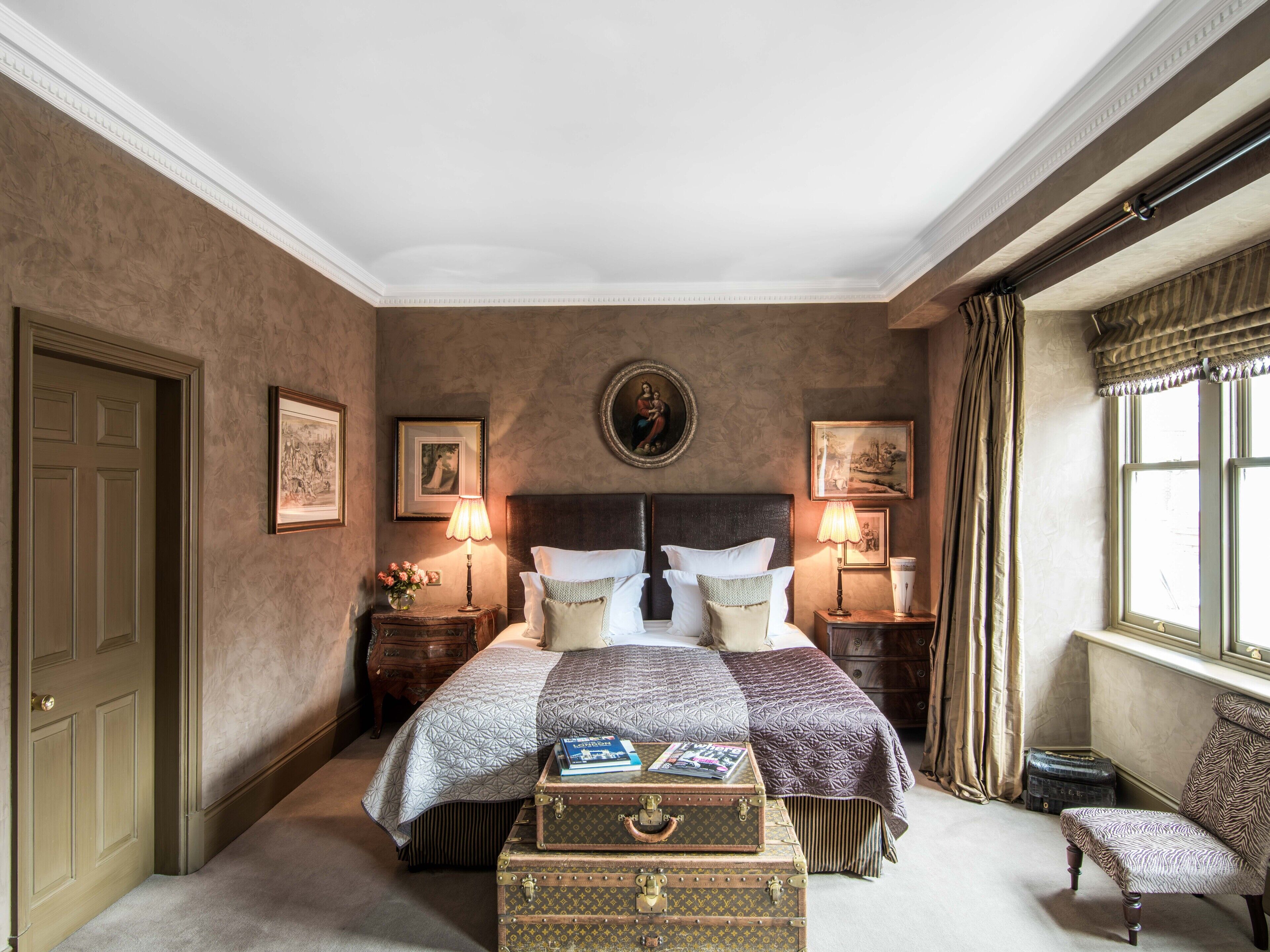 junior suite | premium bedding, minibar, in-room safe, individually decorated