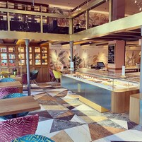 Daily cooked-to-order breakfast (EUR 16.0 per person)