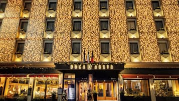 Fassade der Unterkunft â Abend/Nacht