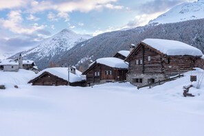 Hiking - Hotel Duca D'Aosta (Aosta)